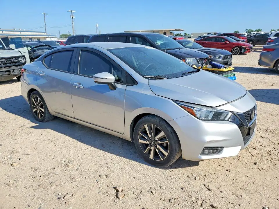 2021 NISSAN VERSA SV  