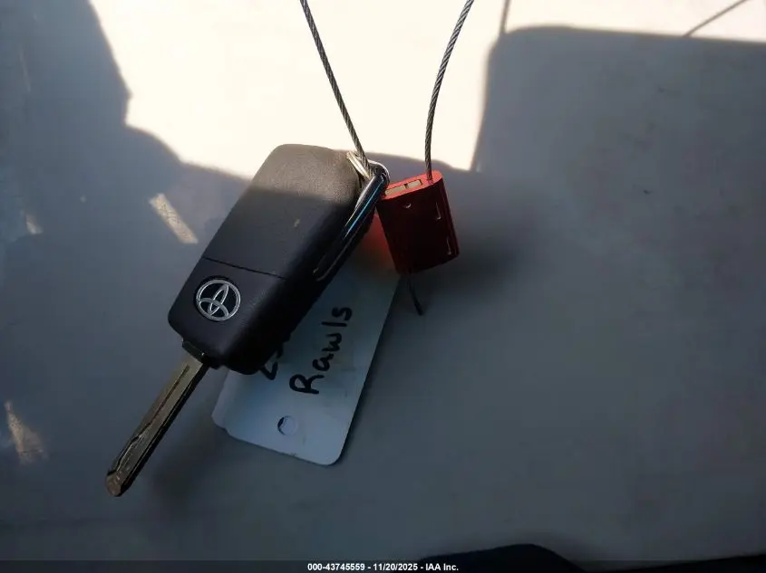 2020 TOYOTA CAMRY LE