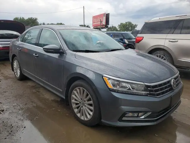 2016 VOLKSWAGEN PASSAT SE  