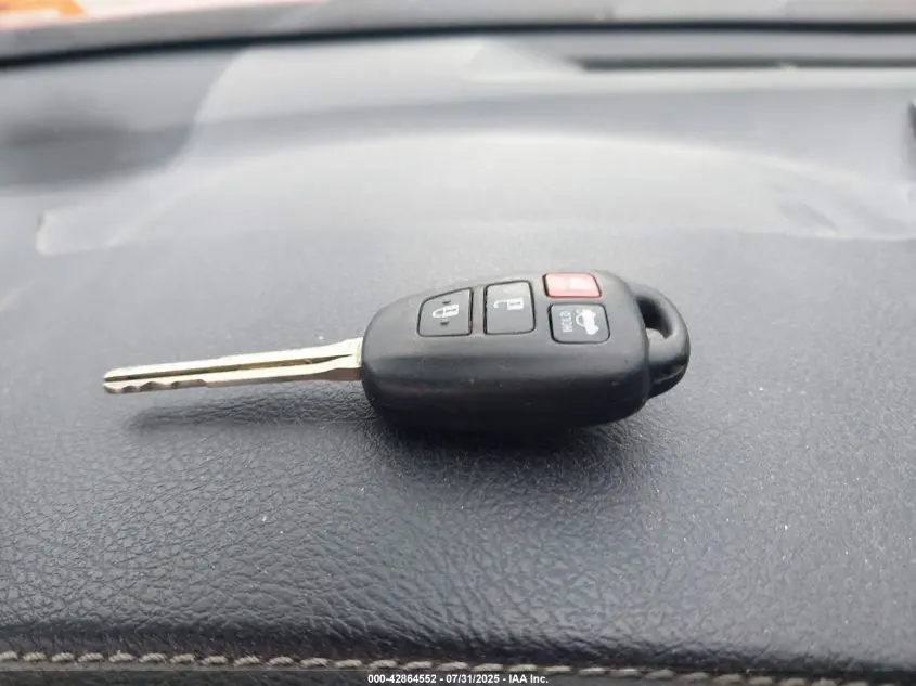 2012 TOYOTA CAMRY SE