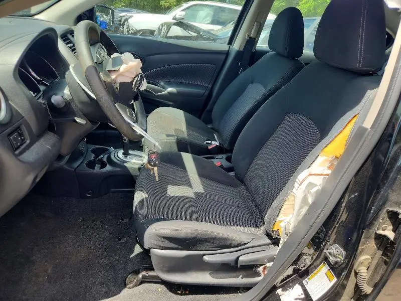 2019 NISSAN VERSA SV  