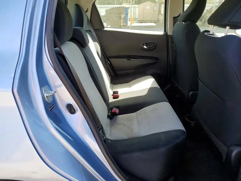 2012 TOYOTA YARIS 5-DOOR LE  