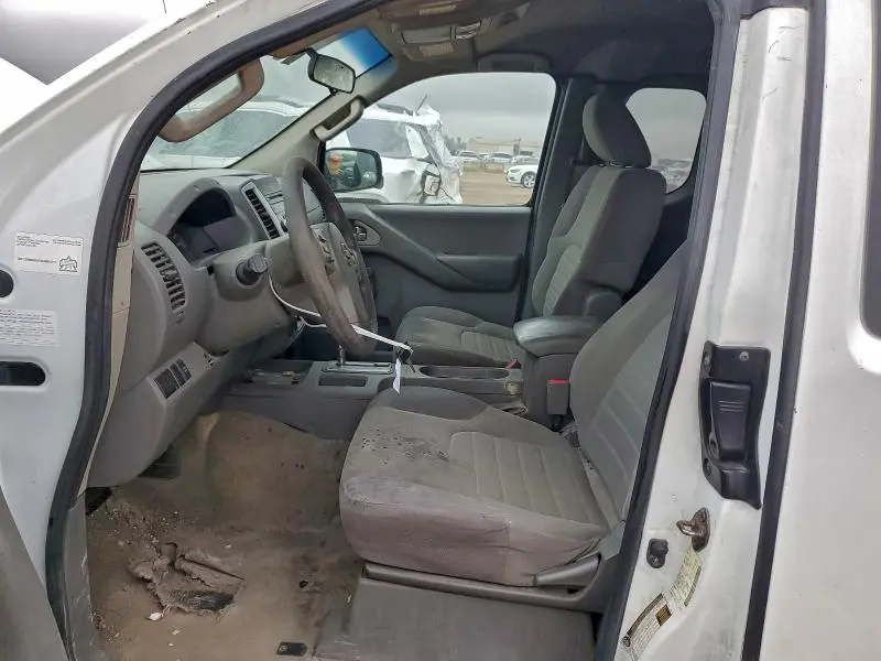 2014 NISSAN FRONTIER S  