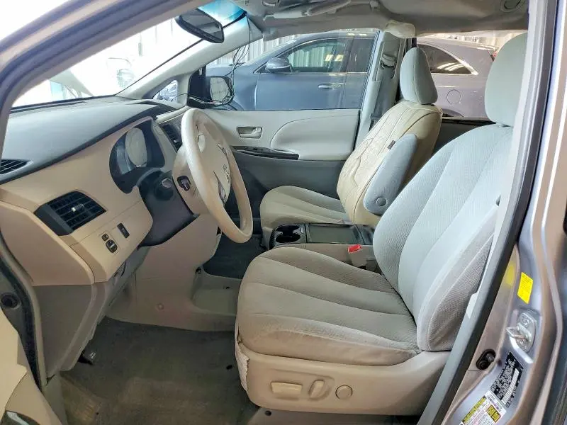2011 TOYOTA SIENNA LE  