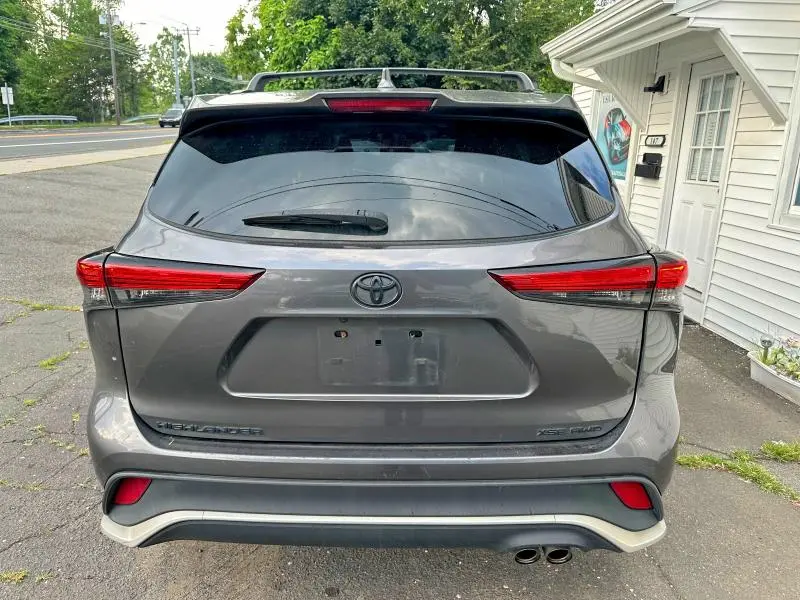 2022 TOYOTA HIGHLANDER XSE  