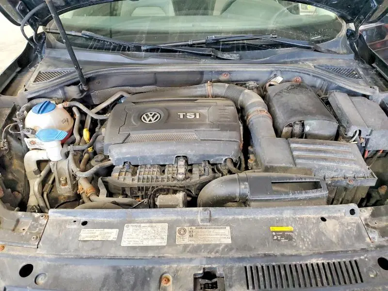 2015 VOLKSWAGEN PASSAT SE  