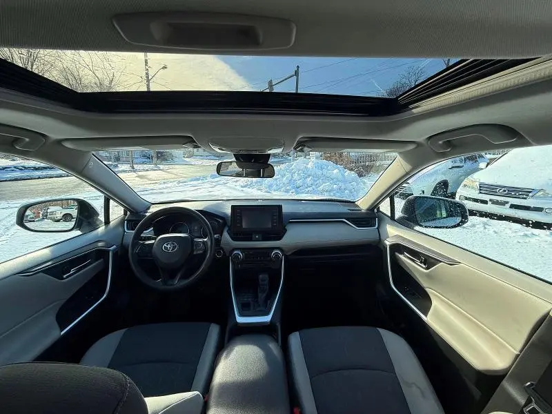 2019 TOYOTA RAV4 XLE  