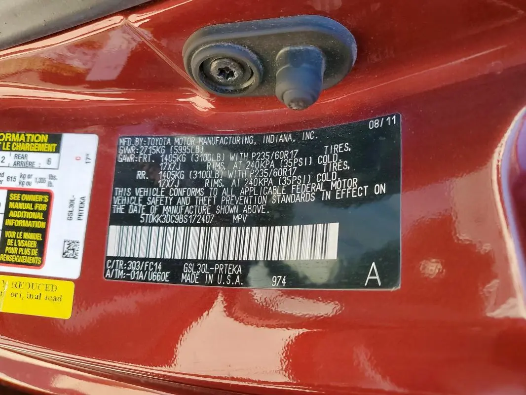 2011 TOYOTA SIENNA LE  