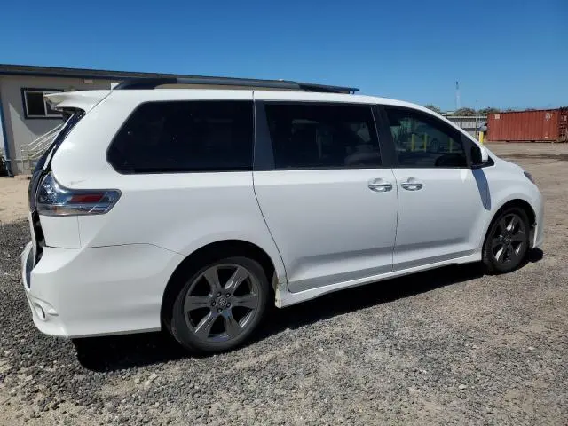 2020 TOYOTA SIENNA SE
