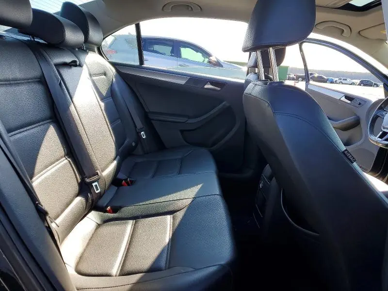 2017 VOLKSWAGEN JETTA SE  