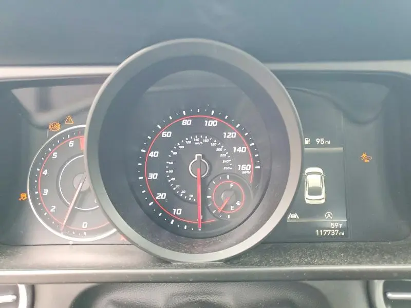 2023 HYUNDAI ELANTRA SE  