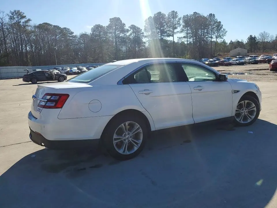 2018 FORD TAURUS SEL  