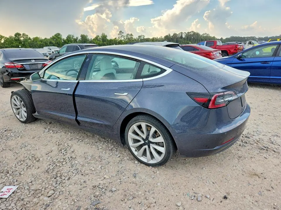 2018 TESLA MODEL 3   