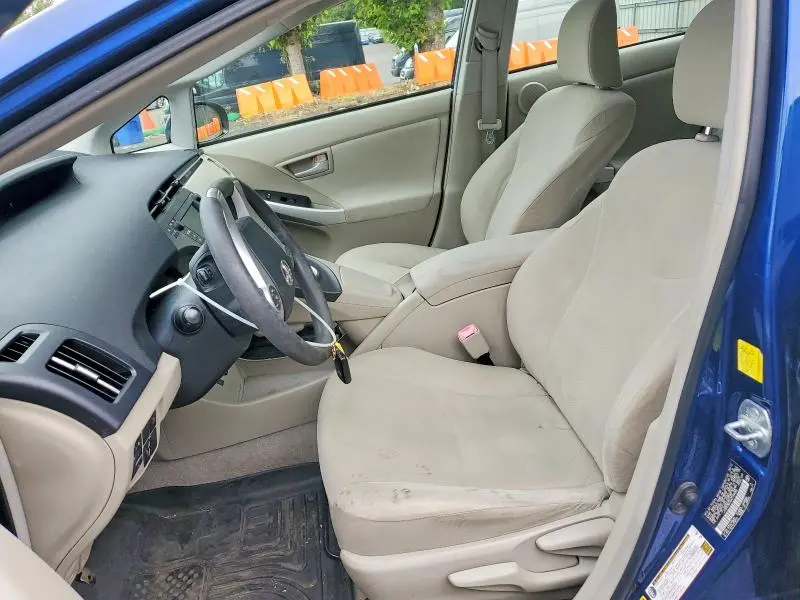 2010 TOYOTA PRIUS III  