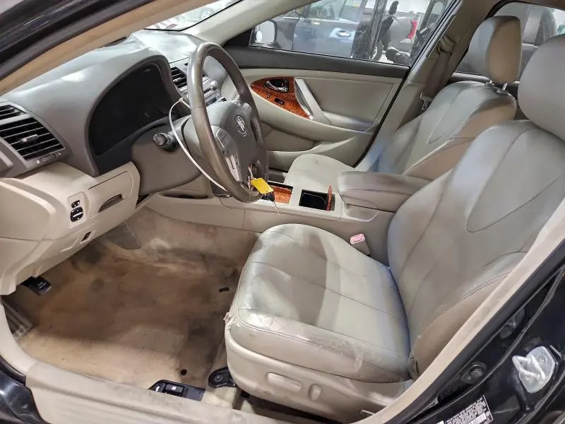 2010 TOYOTA CAMRY SE  