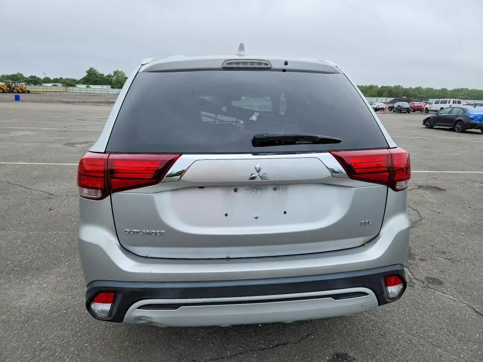 2020 MITSUBISHI OUTLANDER SE  