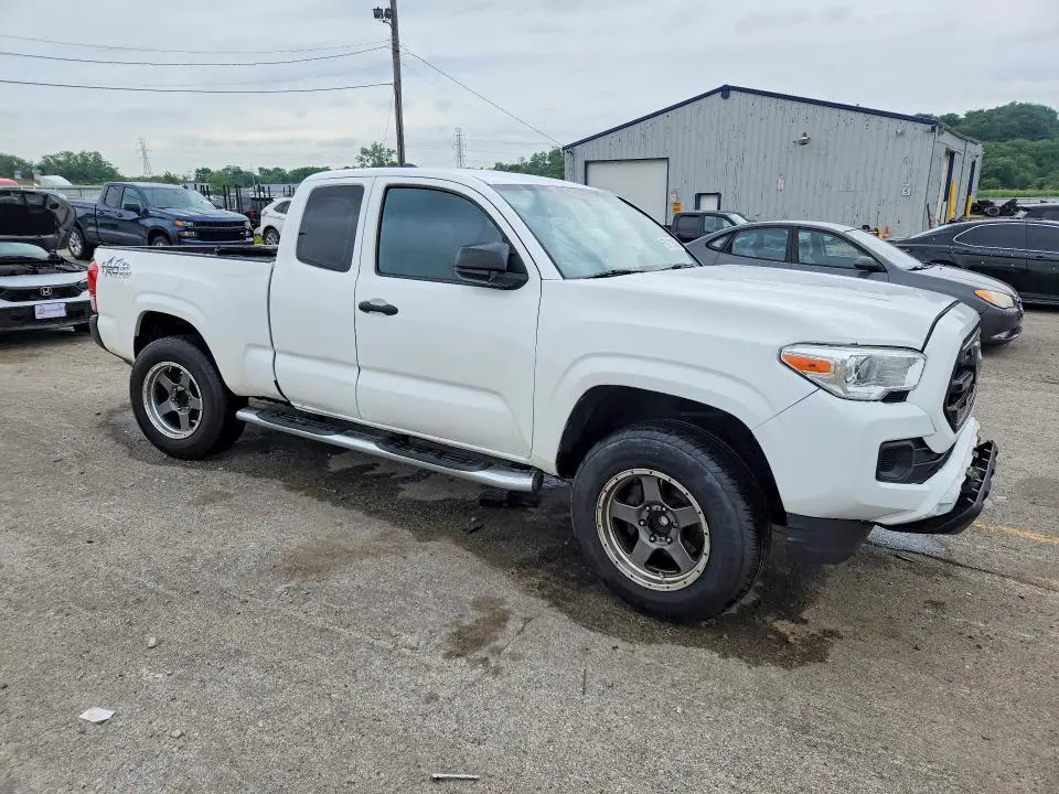 2016 TOYOTA TACOMA SR  
