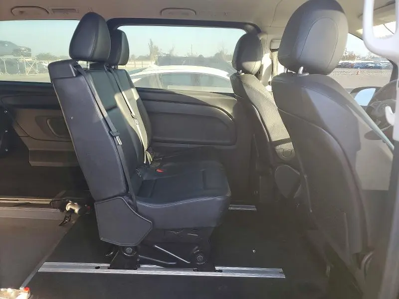 2018 MERCEDES-BENZ METRIS   