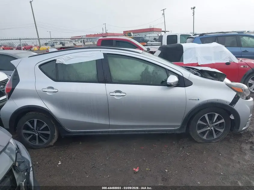 2019 TOYOTA PRIUS C LE