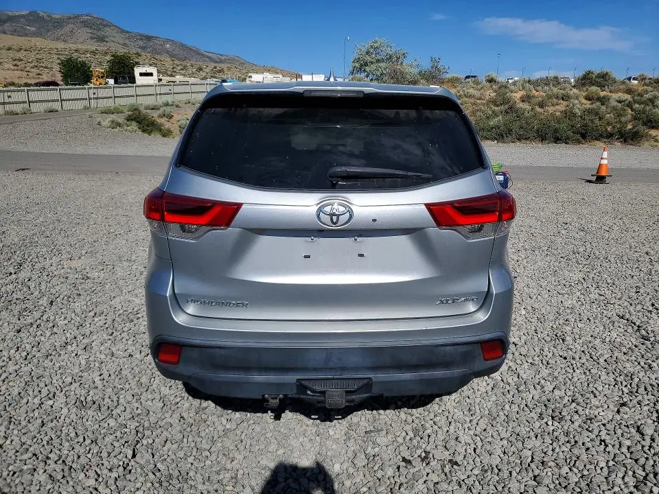 2018 TOYOTA HIGHLANDER XLE  