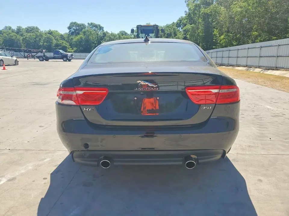 2018 JAGUAR XE PRESTIGE  
