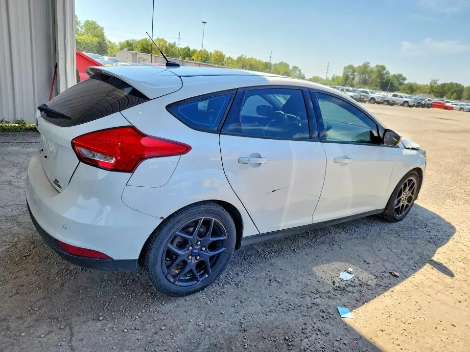 2016 FORD FOCUS SE  