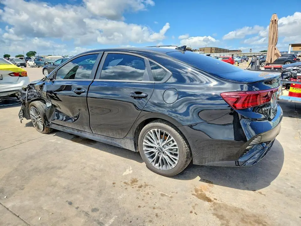 2024 KIA FORTE GT LINE  
