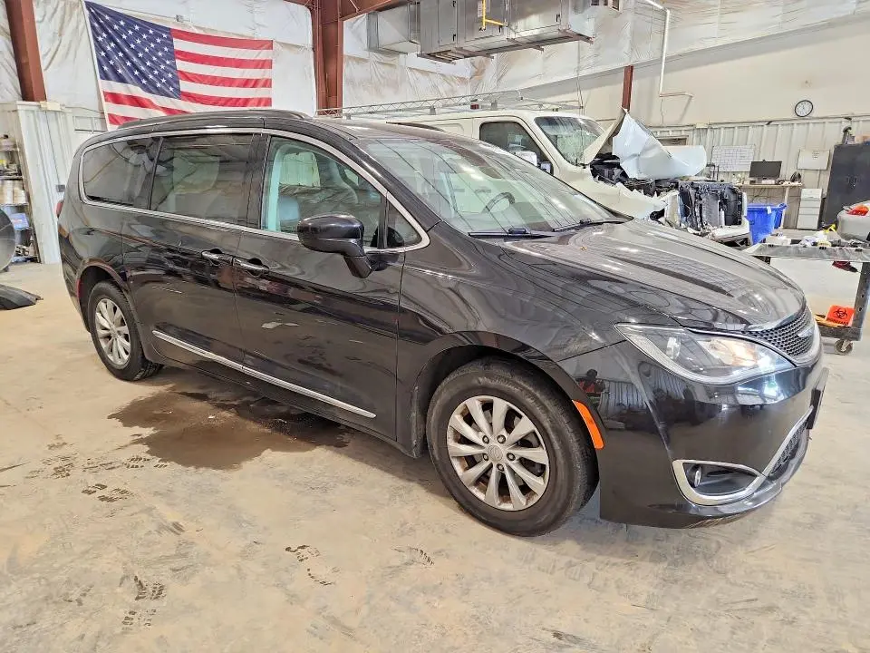 2017 CHRYSLER PACIFICA TOURING L  
