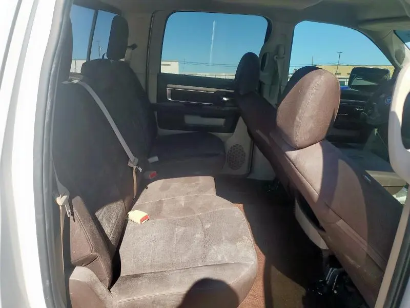 2016 RAM 1500 SLT  