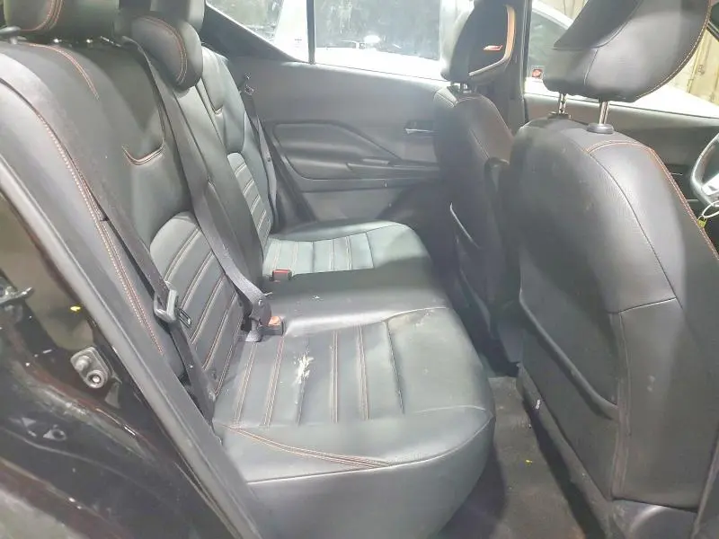 2019 NISSAN KICKS SR  