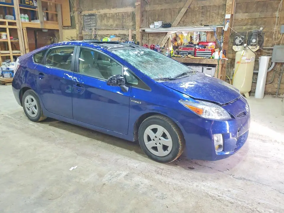 2011 TOYOTA PRIUS THREE  