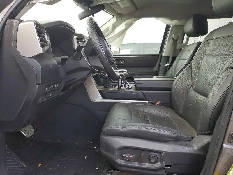 2023 TOYOTA TUNDRA SR5  