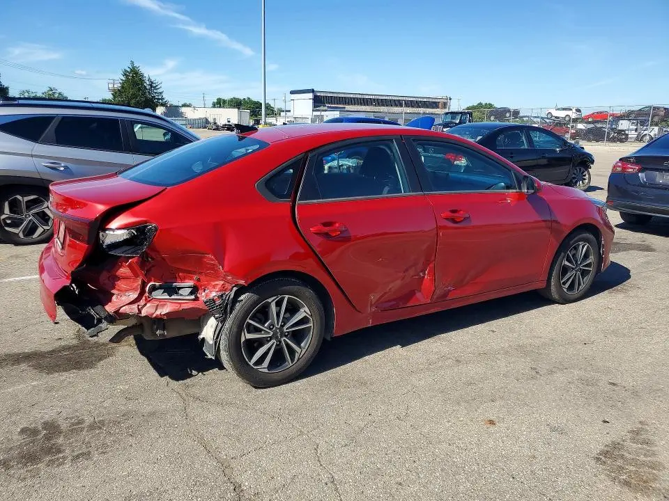 2023 KIA FORTE LXS  