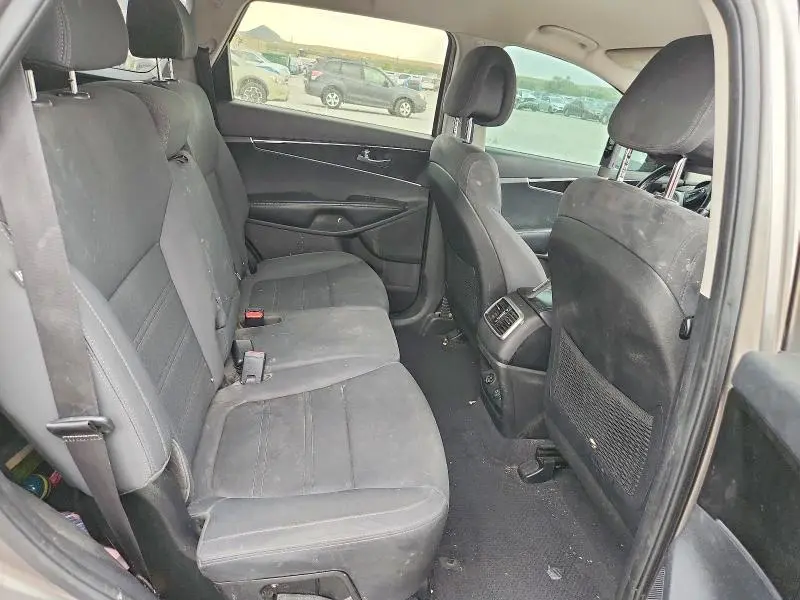 2016 KIA SORENTO LX V6  