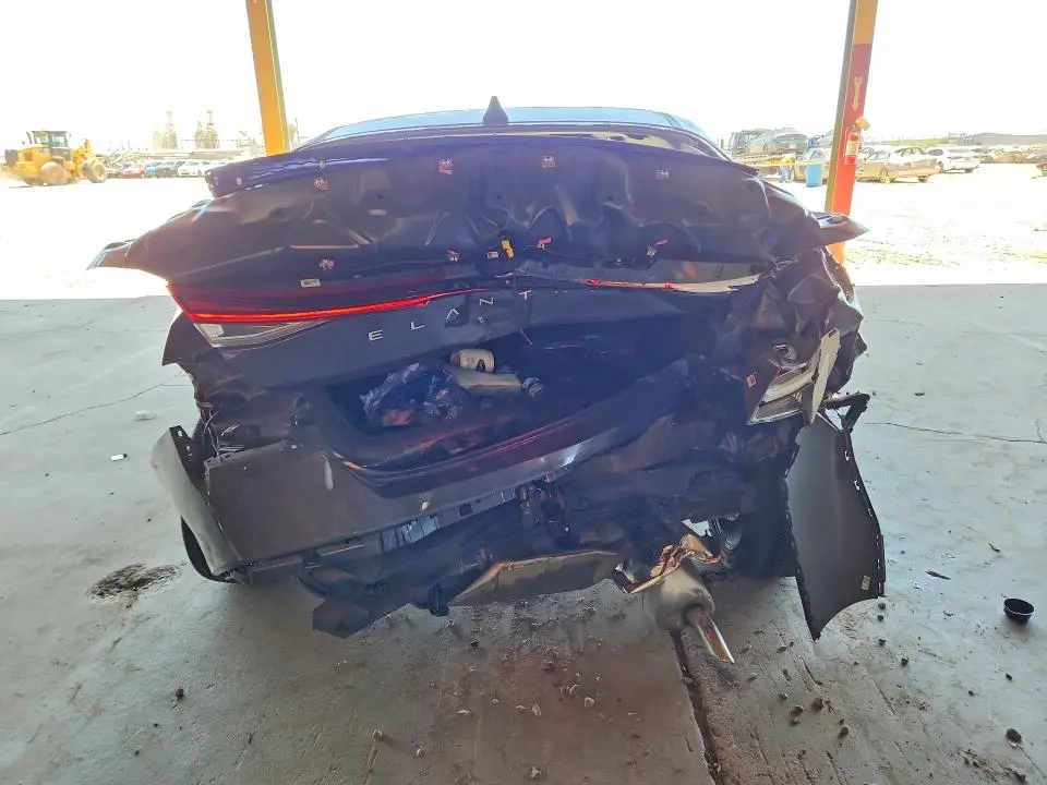 2025 HYUNDAI ELANTRA SEL  