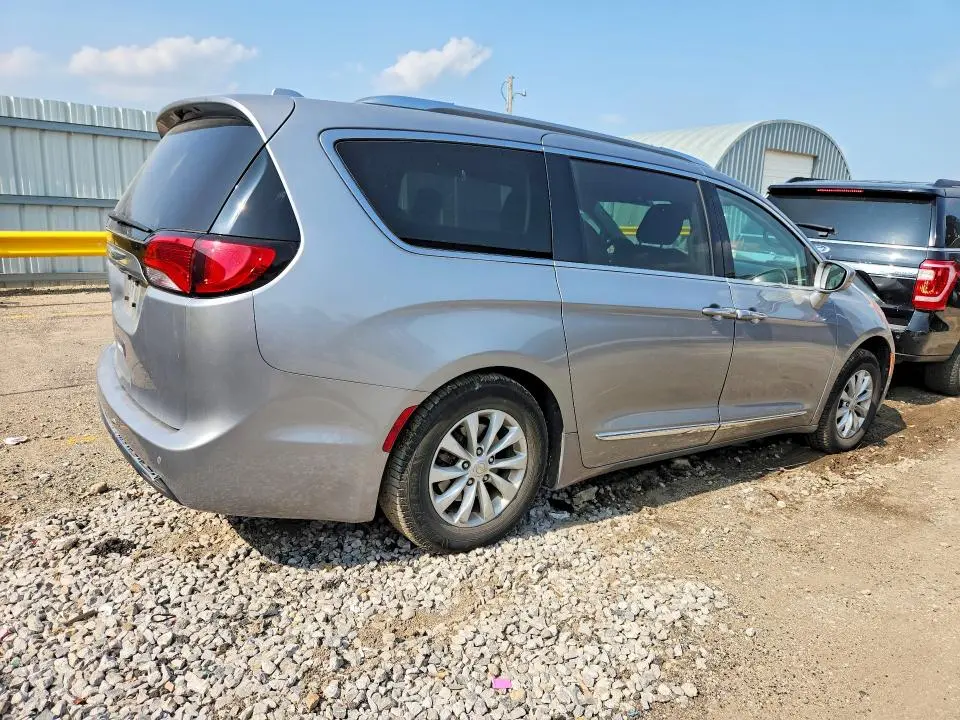 2019 CHRYSLER PACIFICA TOURING L  