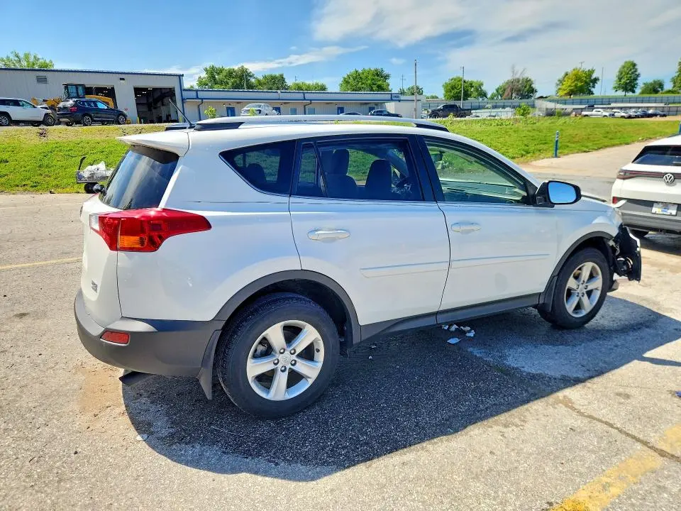 2014 TOYOTA RAV4 XLE  