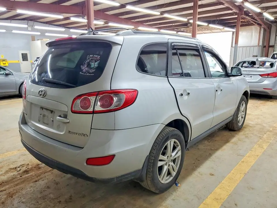 2010 HYUNDAI SANTA FE SE  