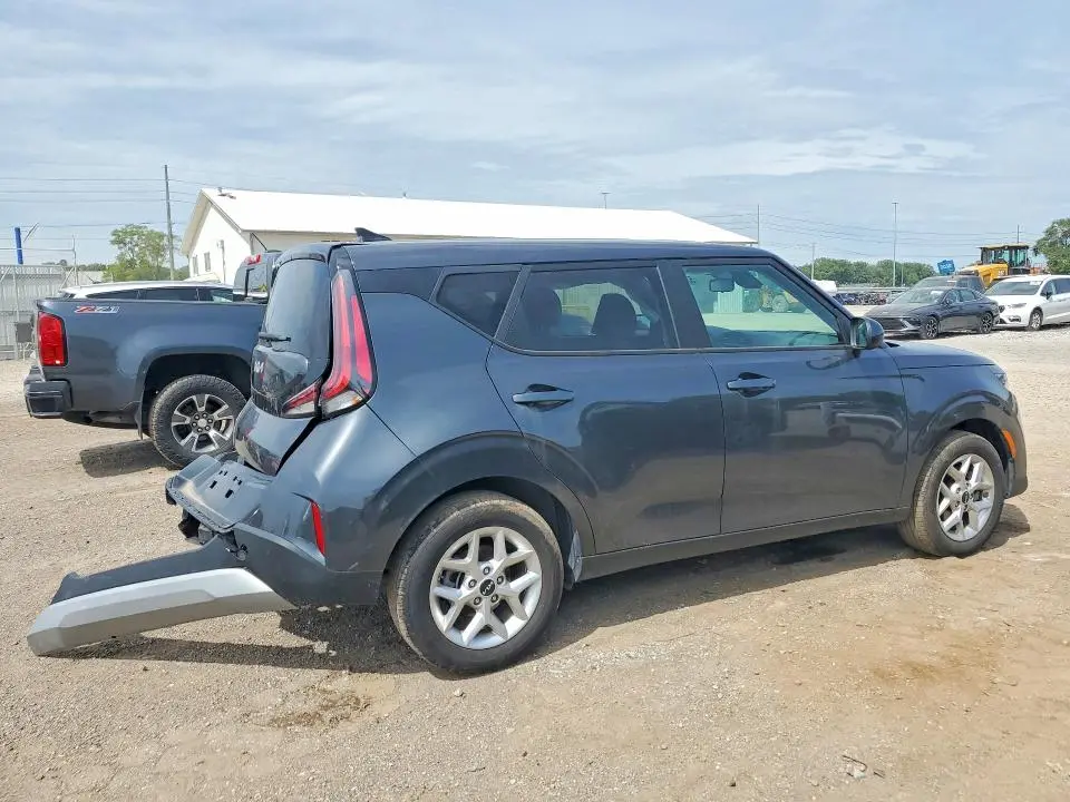 2024 KIA SOUL LX  