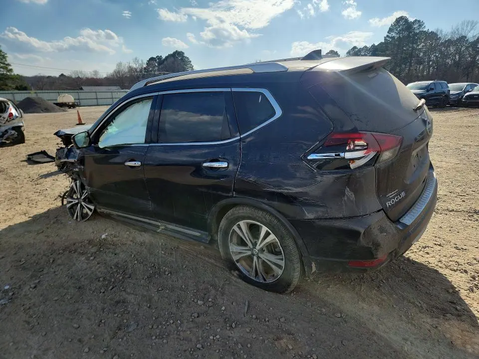 2017 NISSAN ROGUE SL  