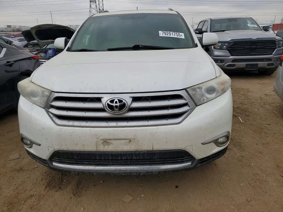 2012 TOYOTA HIGHLANDER SE  