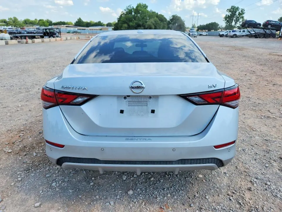 2022 NISSAN SENTRA SV  