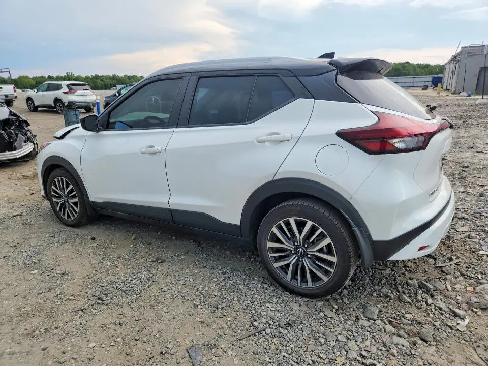 2022 NISSAN KICKS SV  