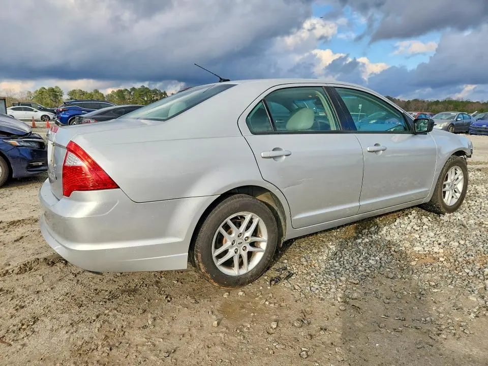 2011 FORD FUSION S  