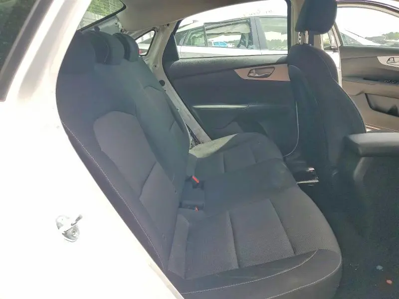 2024 KIA FORTE LX  