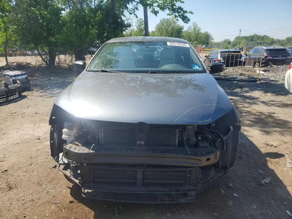 2016 VOLKSWAGEN JETTA SPORT  