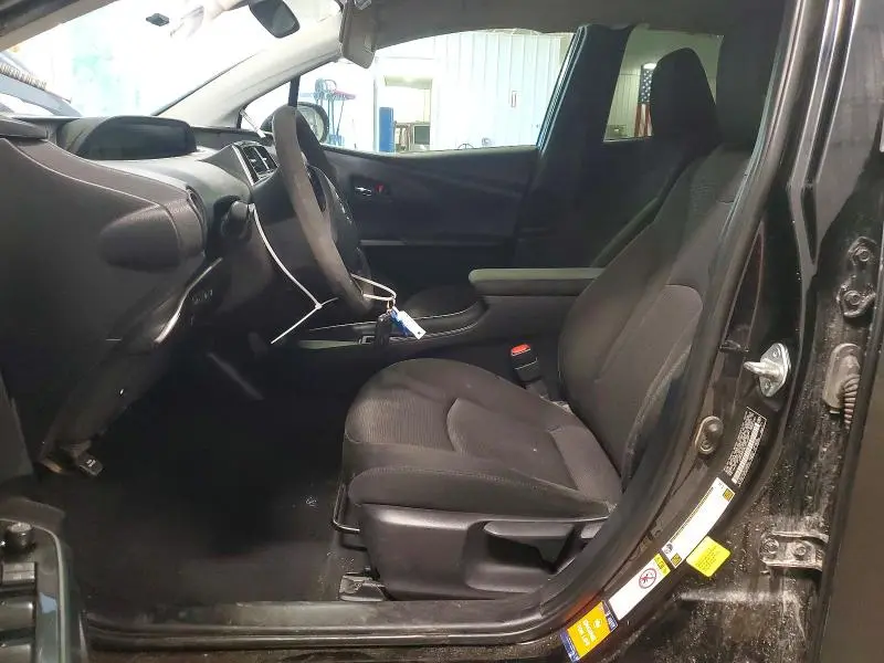 2020 TOYOTA PRIUS LE  