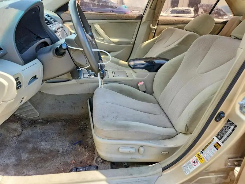 2010 TOYOTA CAMRY LE  
