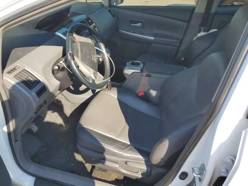 2013 TOYOTA PRIUS V FIVE  