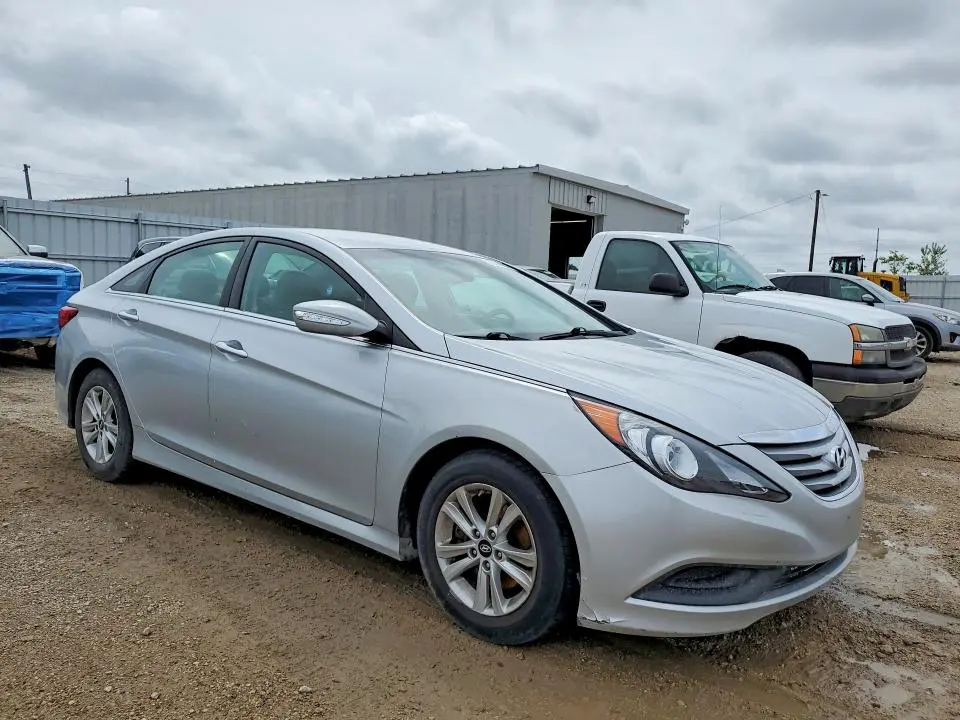 2014 HYUNDAI SONATA GLS  